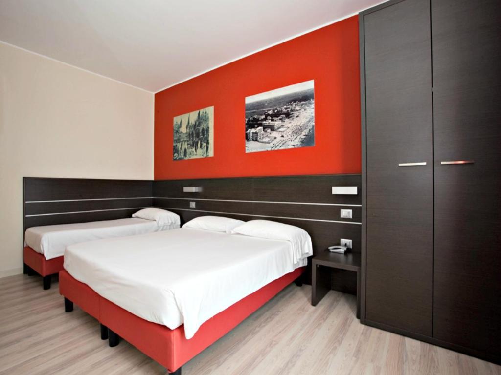 Hotel Vienna Lido di Jesolo Bagian luar foto