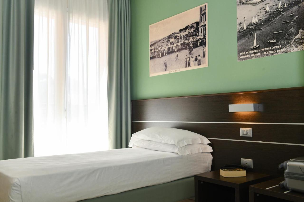 Hotel Vienna Lido di Jesolo Bagian luar foto