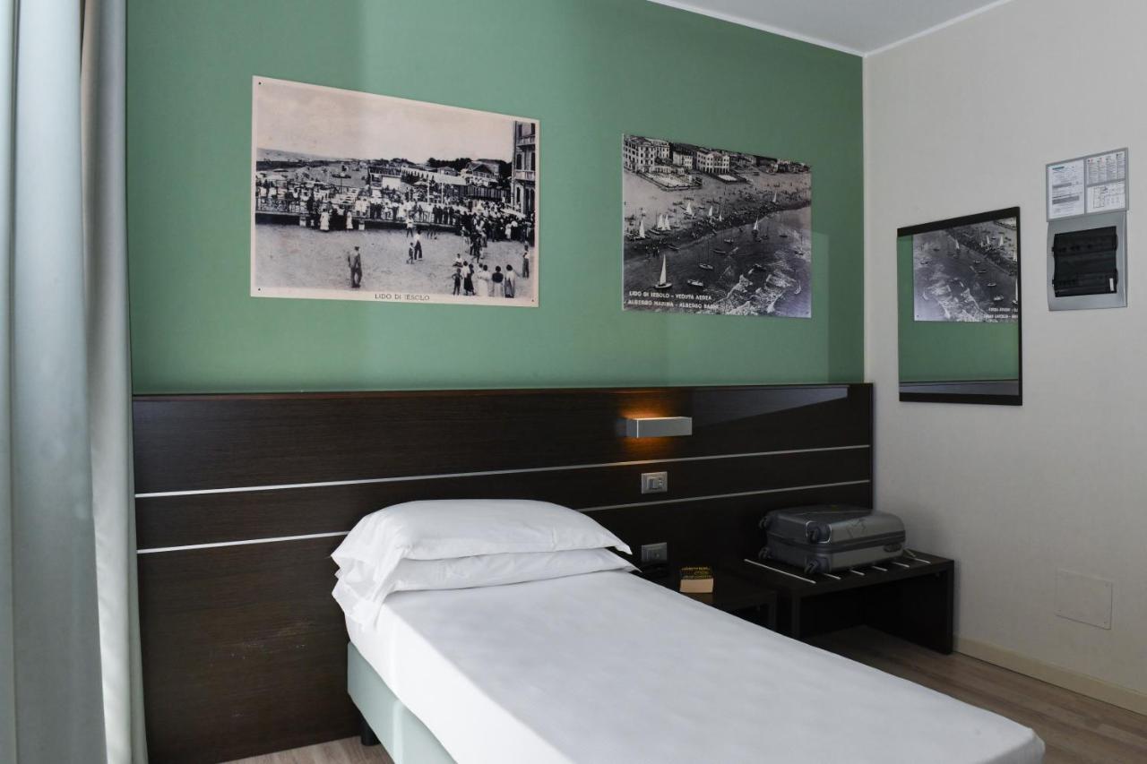 Hotel Vienna Lido di Jesolo Bagian luar foto