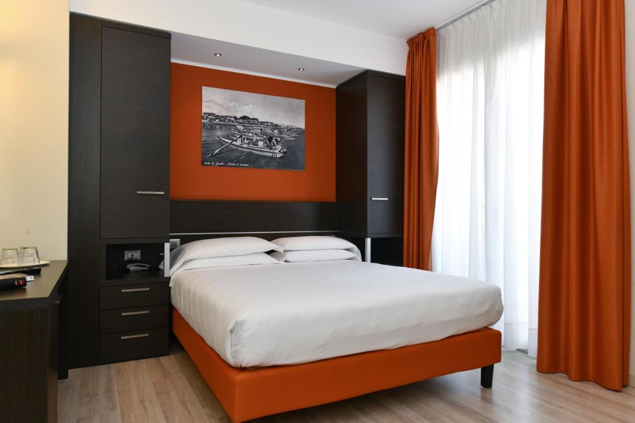 Hotel Vienna Lido di Jesolo Bagian luar foto