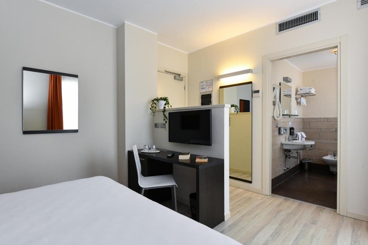 Hotel Vienna Lido di Jesolo Bagian luar foto