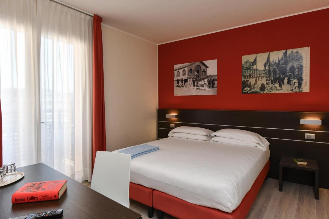 Hotel Vienna Lido di Jesolo Bagian luar foto