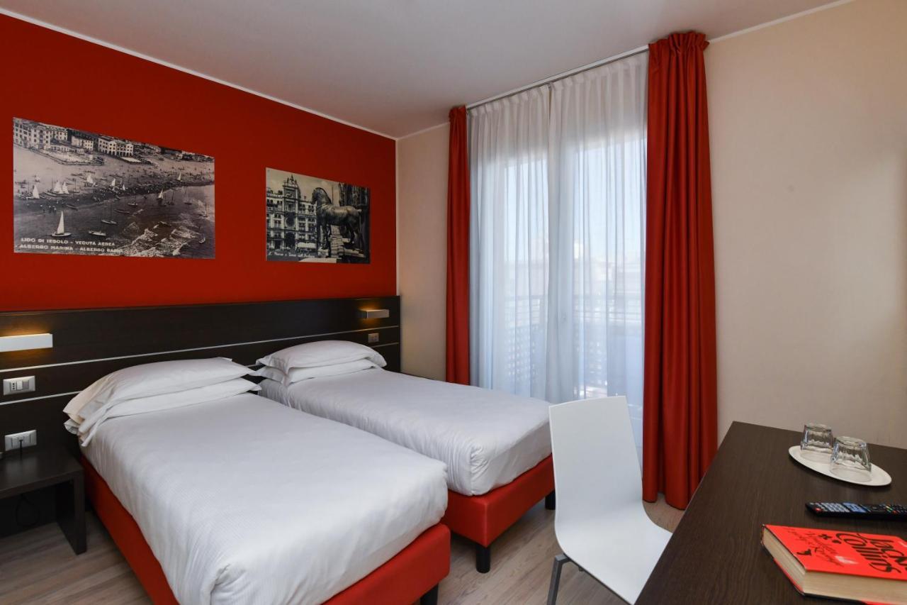 Hotel Vienna Lido di Jesolo Bagian luar foto