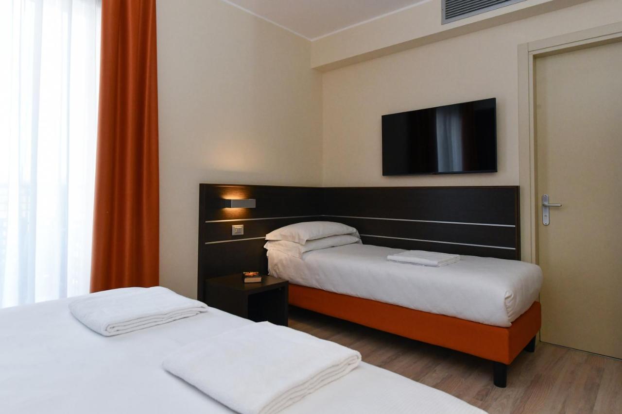 Hotel Vienna Lido di Jesolo Bagian luar foto