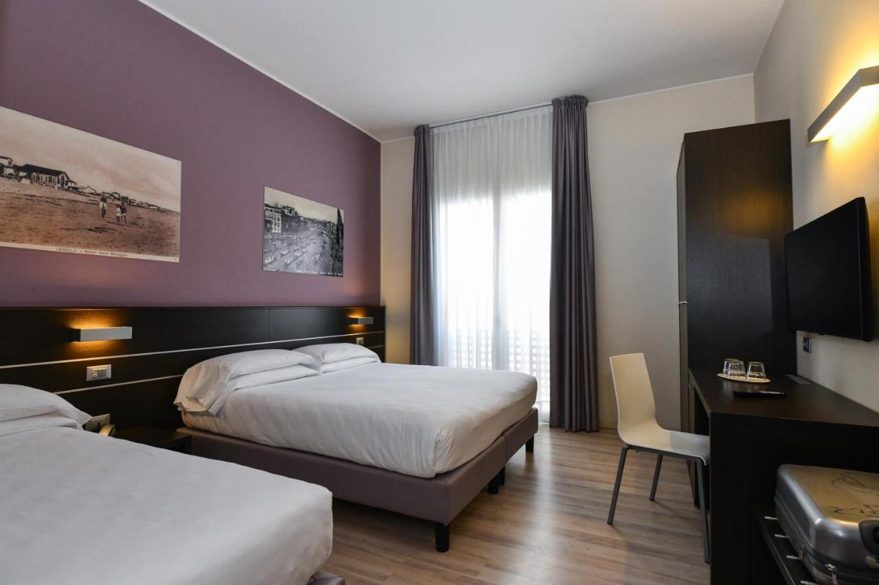 Hotel Vienna Lido di Jesolo Bagian luar foto
