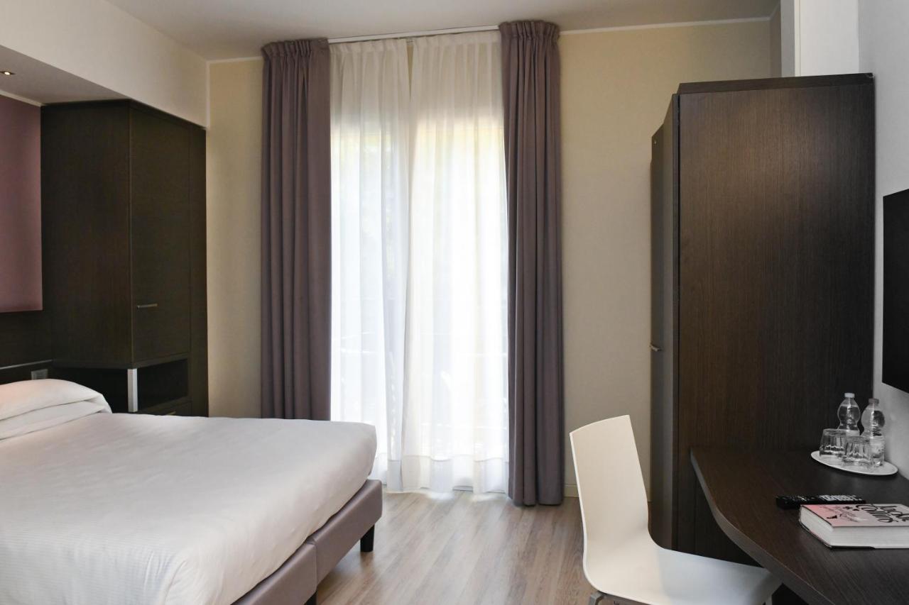 Hotel Vienna Lido di Jesolo Bagian luar foto