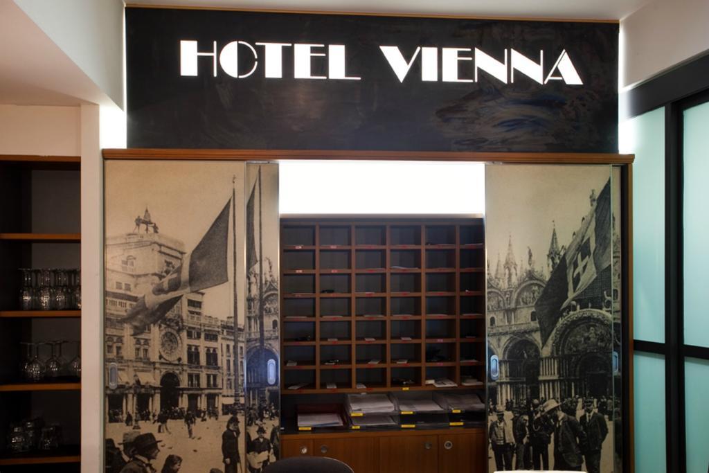 Hotel Vienna Lido di Jesolo Bagian luar foto