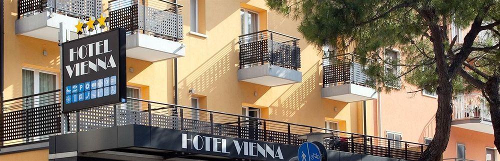 Hotel Vienna Lido di Jesolo Bagian luar foto