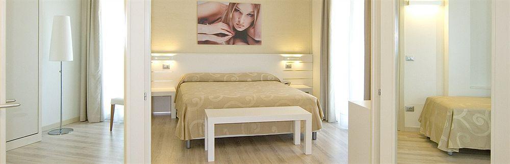 Hotel Vienna Lido di Jesolo Bagian luar foto