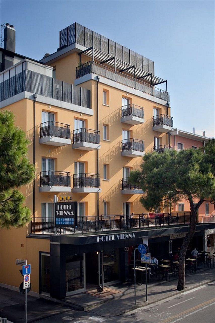 Hotel Vienna Lido di Jesolo Bagian luar foto