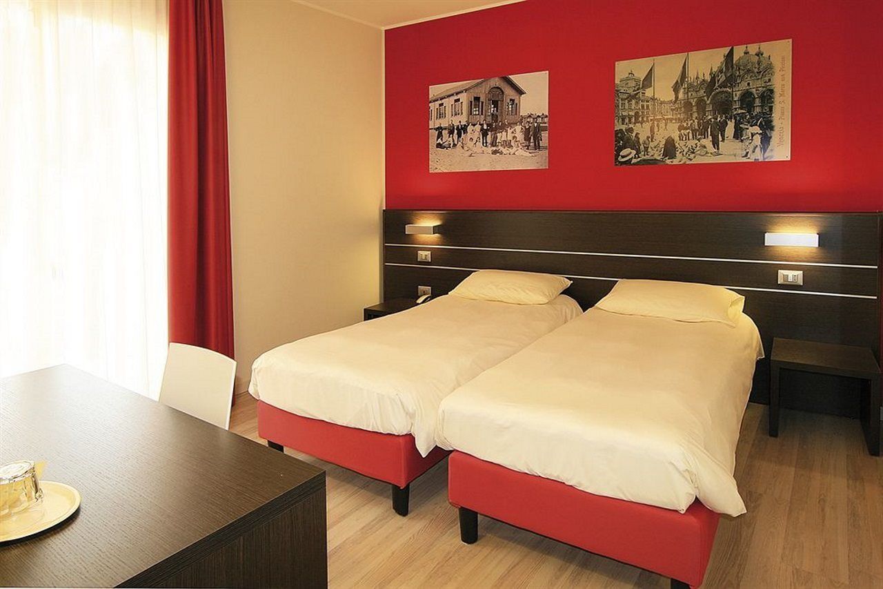 Hotel Vienna Lido di Jesolo Bagian luar foto