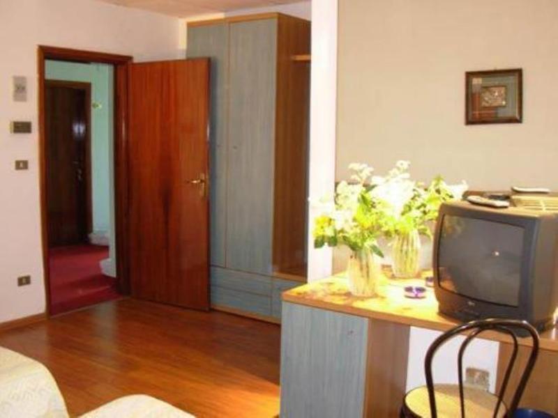 Hotel Vienna Lido di Jesolo Bagian luar foto