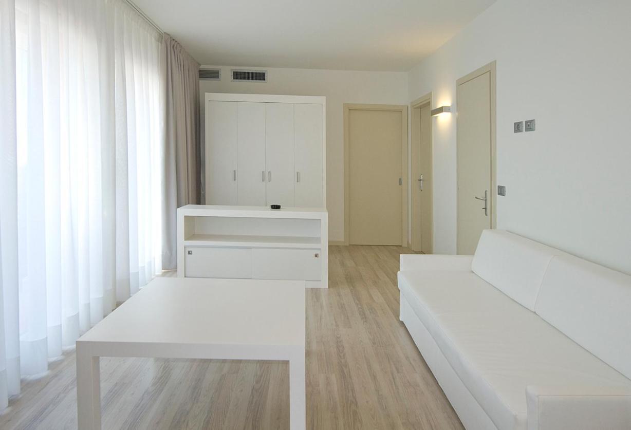 Hotel Vienna Lido di Jesolo Bagian luar foto