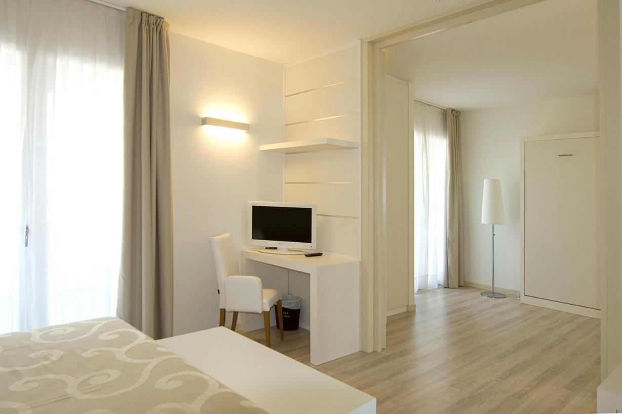 Hotel Vienna Lido di Jesolo Bagian luar foto