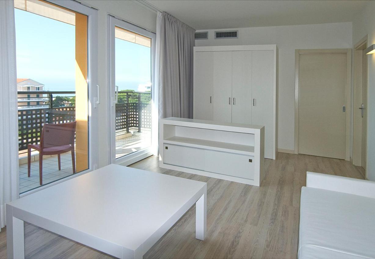Hotel Vienna Lido di Jesolo Bagian luar foto